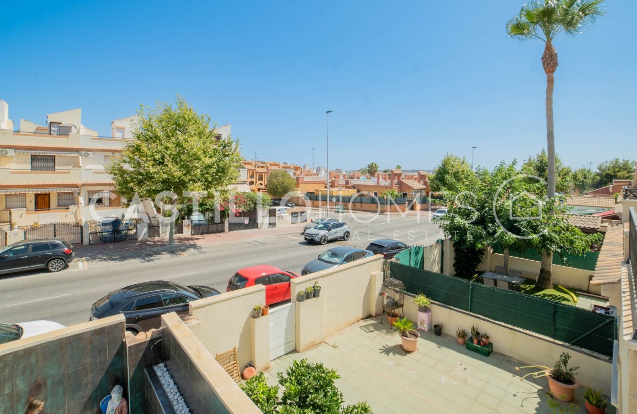 Resale - Townhouse - Torrevieja - Aguas Nuevas
