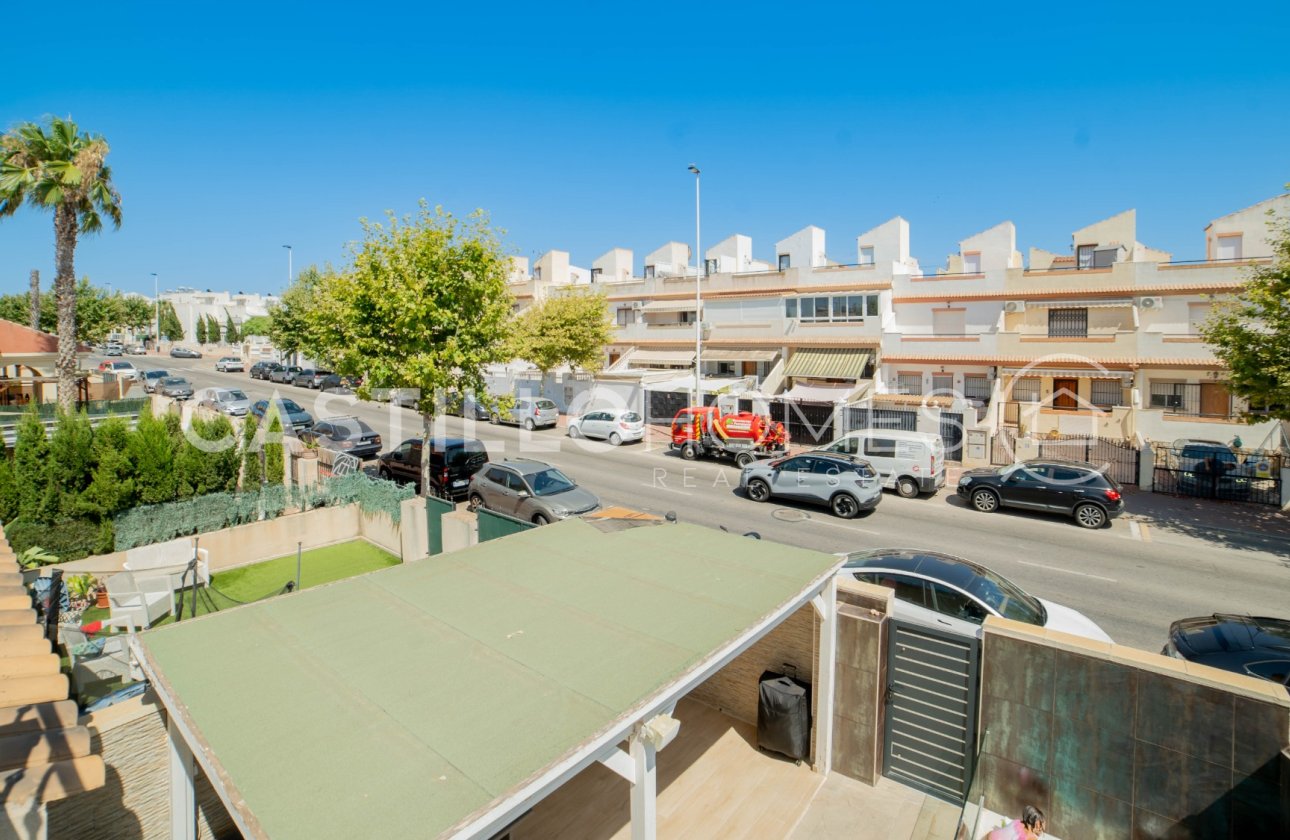 Resale - Townhouse - Torrevieja - Aguas Nuevas