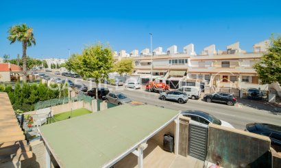 Resale - Townhouse - Torrevieja - Aguas Nuevas