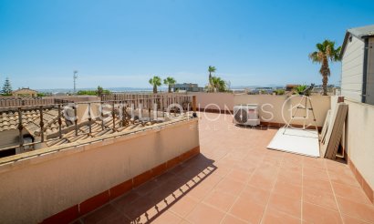 Resale - Townhouse - Torrevieja - Aguas Nuevas