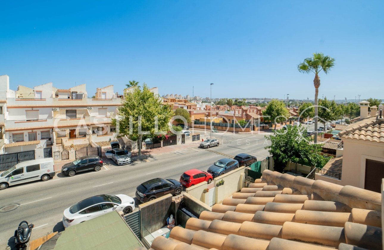 Resale - Townhouse - Torrevieja - Aguas Nuevas