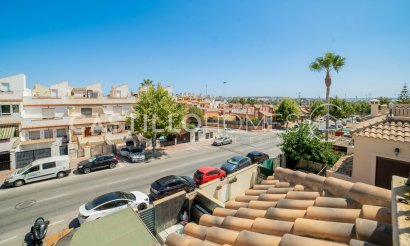 Resale - Townhouse - Torrevieja - Aguas Nuevas
