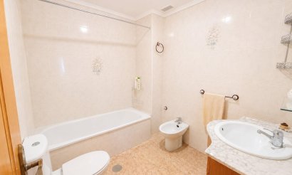 Resale - Apartment / flat - Torrevieja - Estacion de autobuses