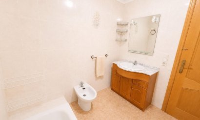Resale - Apartment / flat - Torrevieja - Estacion de autobuses
