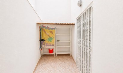 Resale - Apartment / flat - Torrevieja - Estacion de autobuses