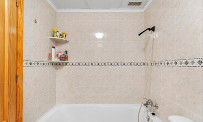 Resale - Apartment / flat - Torrevieja - Playa del Cura