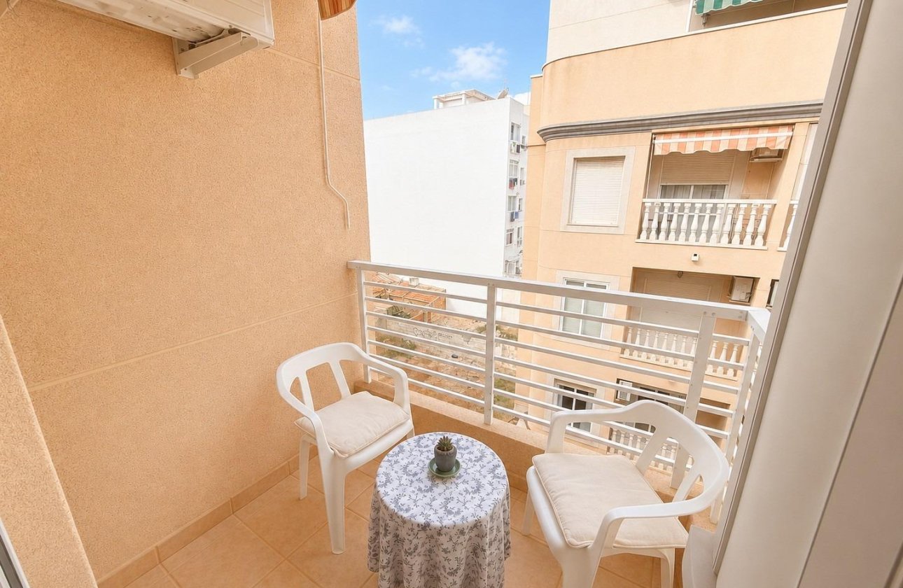 Resale - Apartment / flat - Torrevieja - Estacion de autobuses