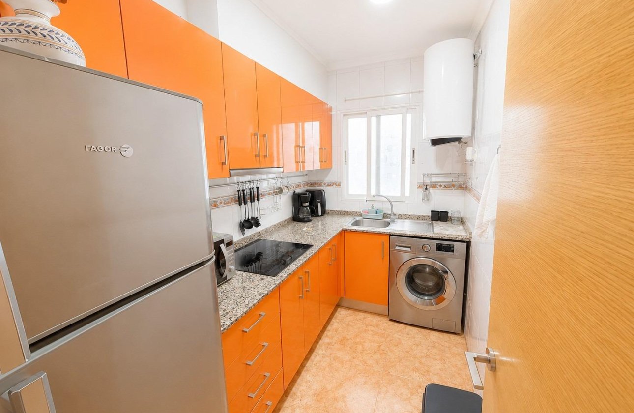 Resale - Apartment / flat - Torrevieja - Estacion de autobuses