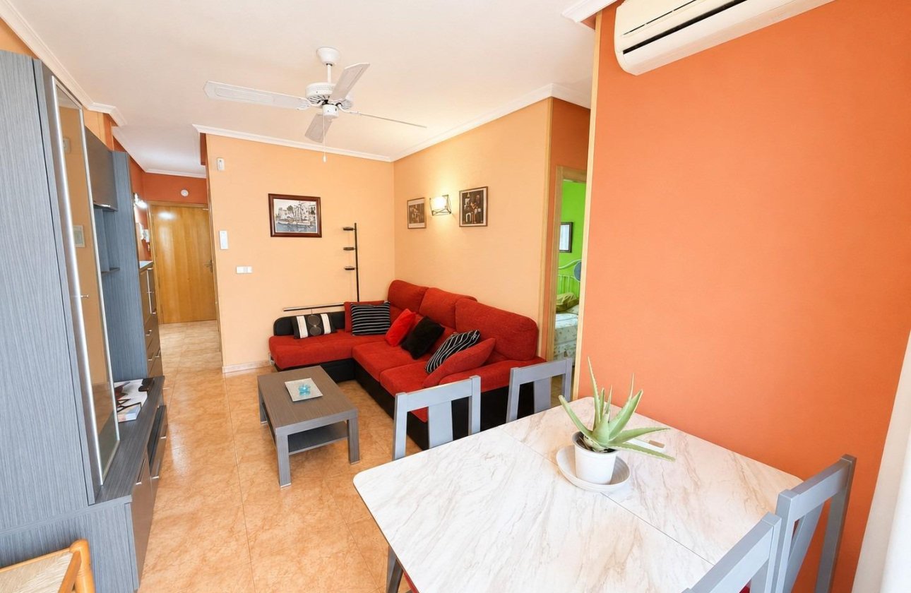 Resale - Apartment / flat - Torrevieja - Estacion de autobuses