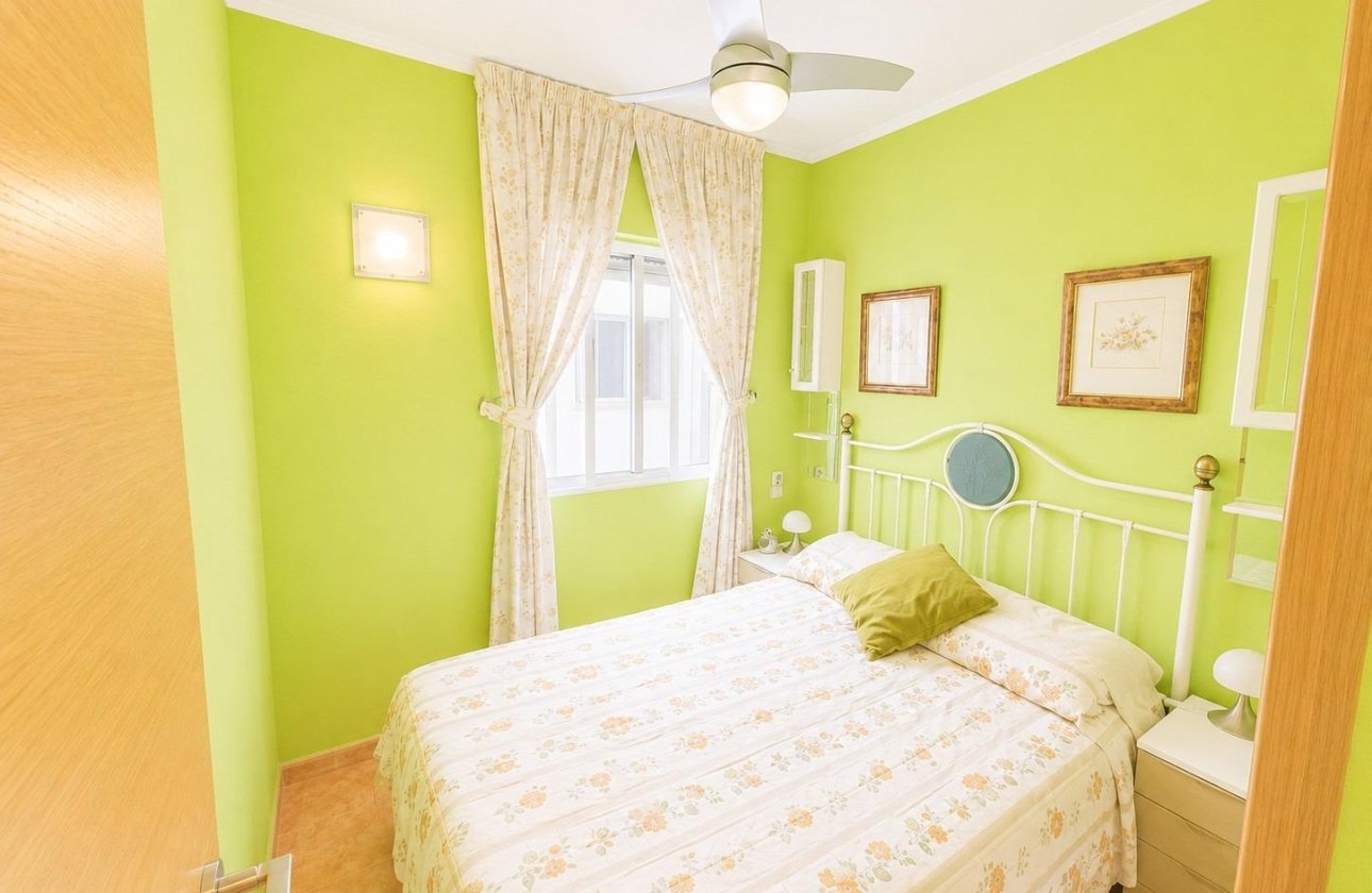 Resale - Apartment / flat - Torrevieja - Estacion de autobuses
