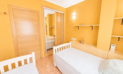 Resale - Apartment / flat - Torrevieja - Estacion de autobuses