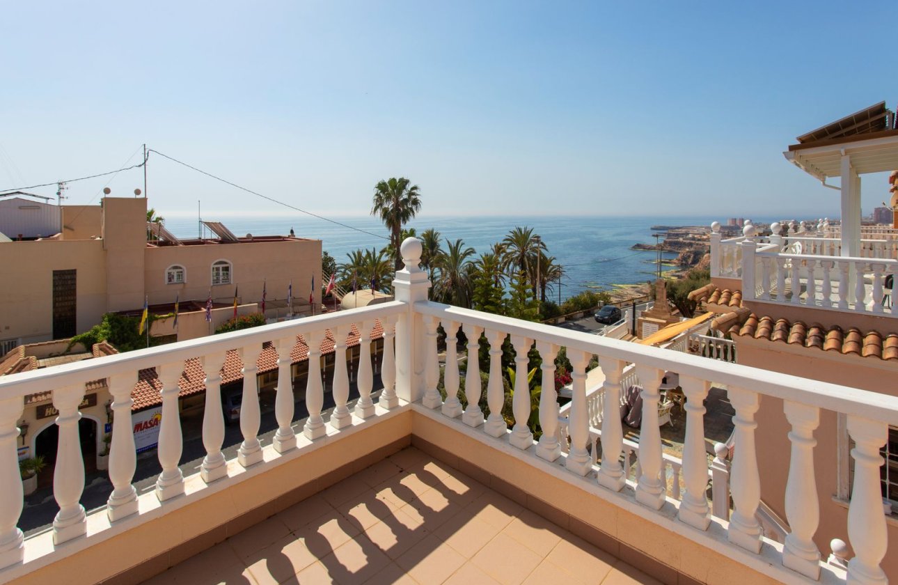 Resale - Villa - Torrevieja