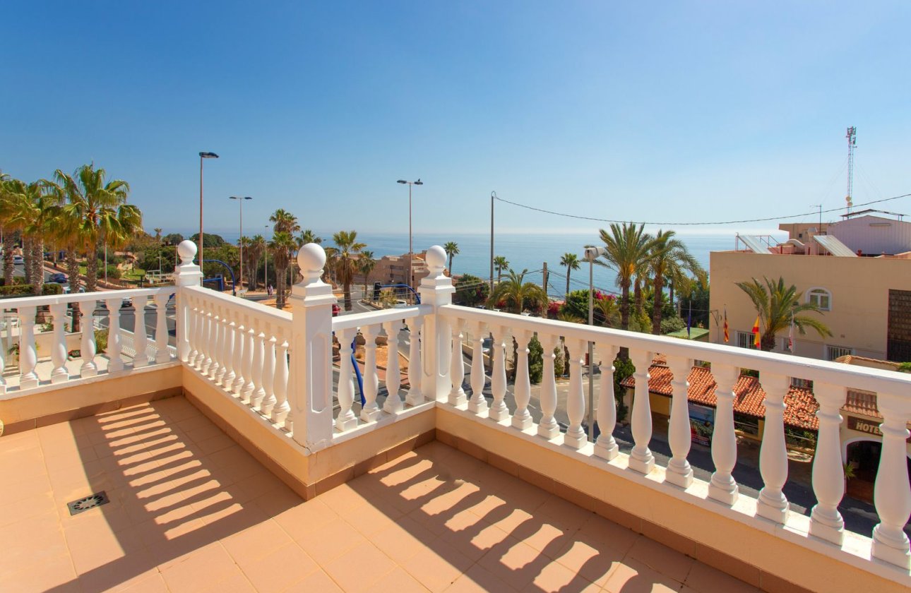 Resale - Villa - Torrevieja