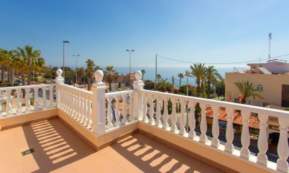 Resale - Villa - Torrevieja