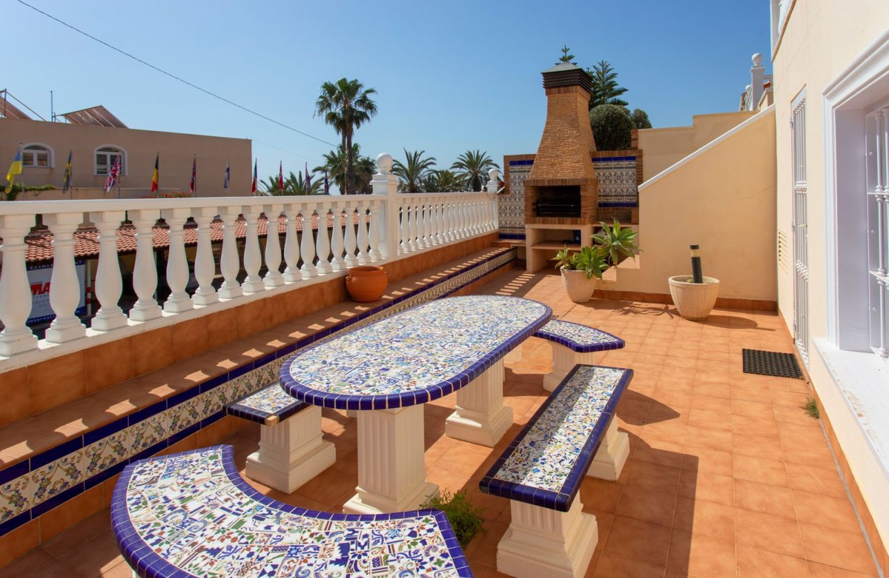 Resale - Villa - Torrevieja