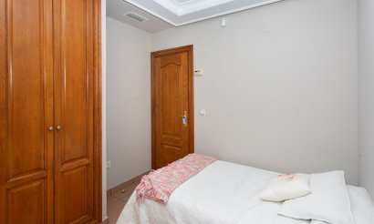 Resale - Villa - Torrevieja