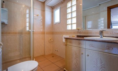 Resale - Villa - Torrevieja