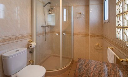 Resale - Villa - Torrevieja