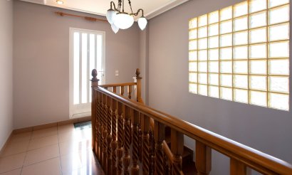 Resale - Villa - Torrevieja