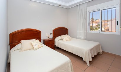 Resale - Villa - Torrevieja