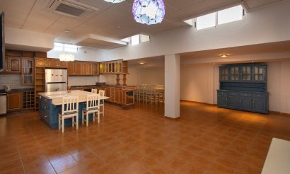 Resale - Villa - Torrevieja