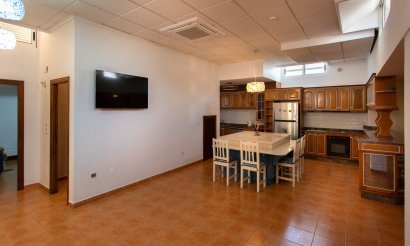 Resale - Villa - Torrevieja
