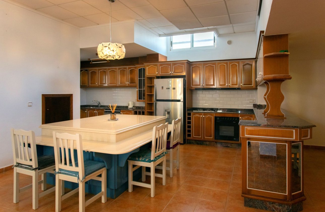 Resale - Villa - Torrevieja