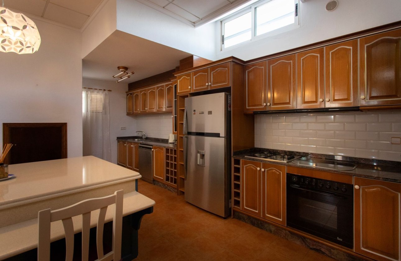 Resale - Villa - Torrevieja