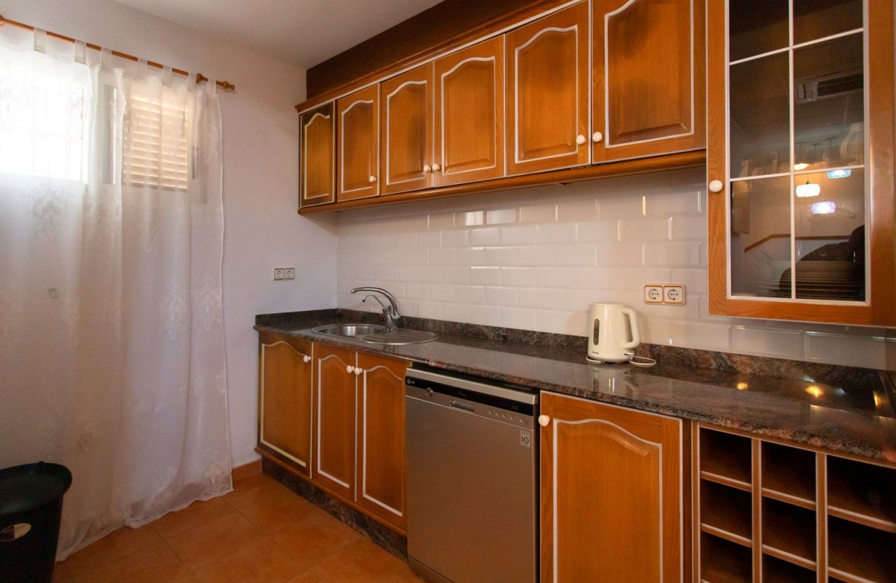 Resale - Villa - Torrevieja