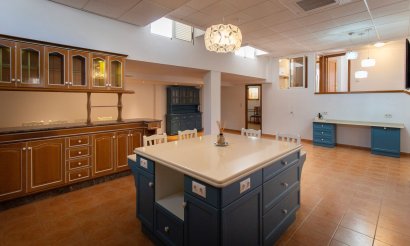Resale - Villa - Torrevieja