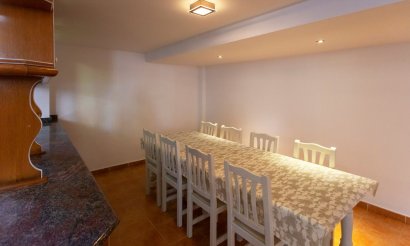 Resale - Villa - Torrevieja