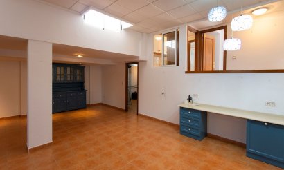 Resale - Villa - Torrevieja