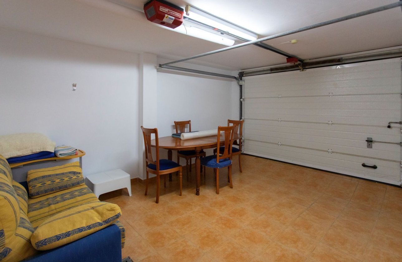 Resale - Villa - Torrevieja