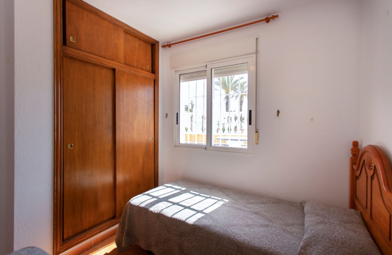Resale - Villa - Torrevieja