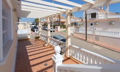 Resale - Villa - Torrevieja