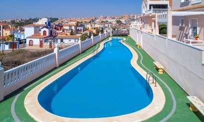Resale - Villa - Torrevieja