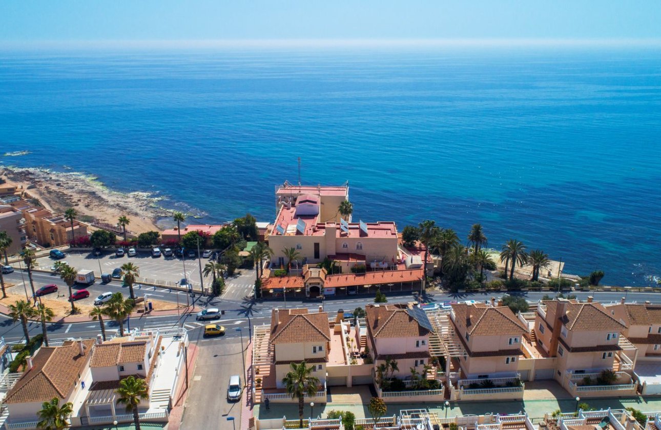 Resale - Villa - Torrevieja