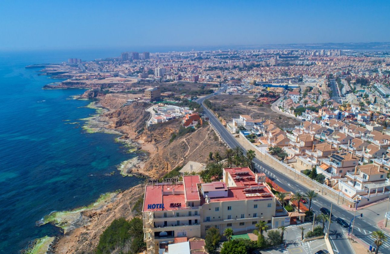 Resale - Villa - Torrevieja
