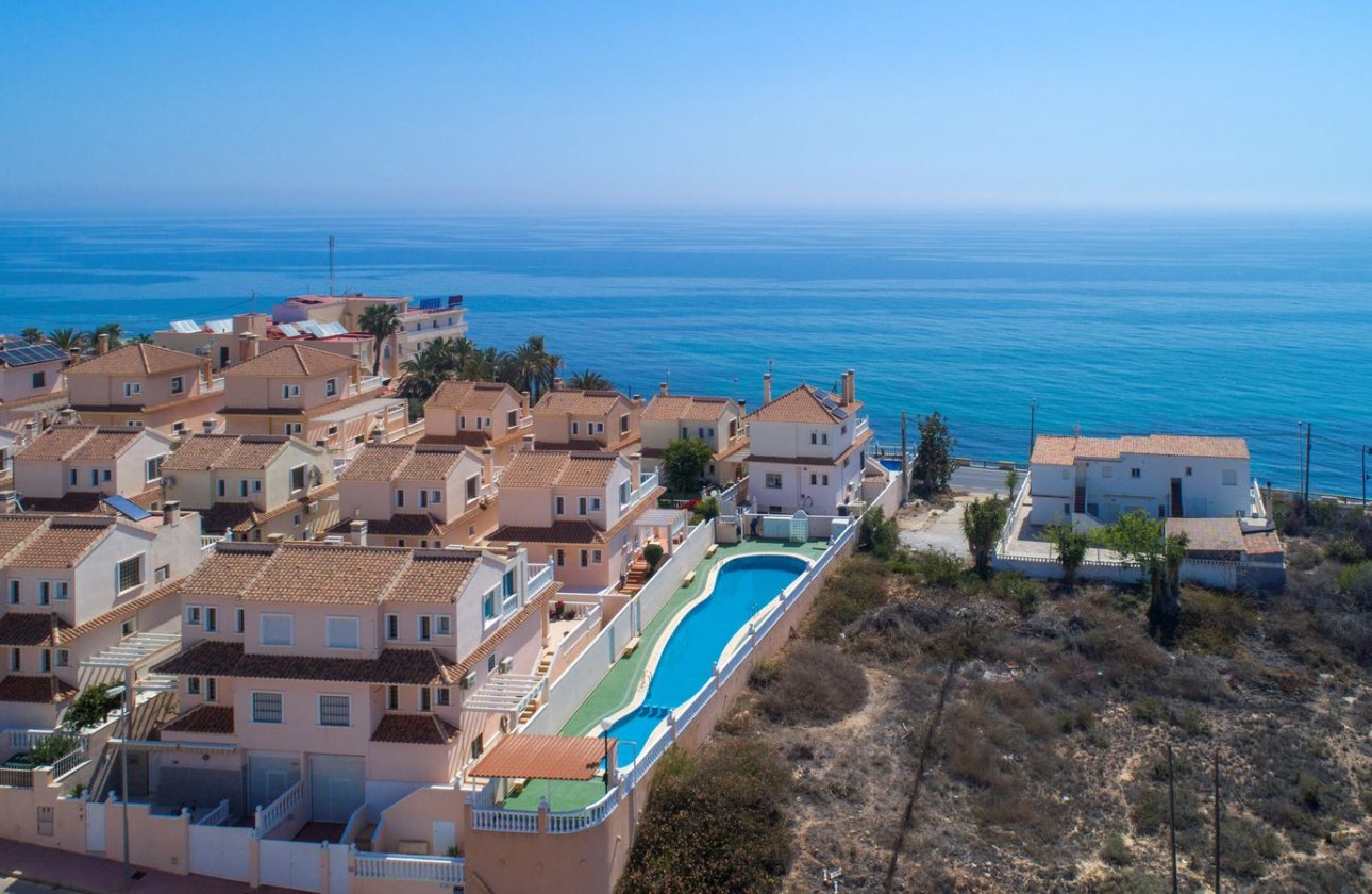 Resale - Villa - Torrevieja