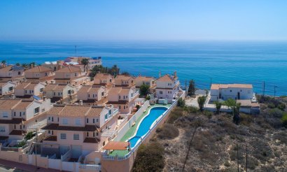 Resale - Villa - Torrevieja