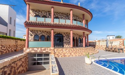 Resale - Villa - La Zenia