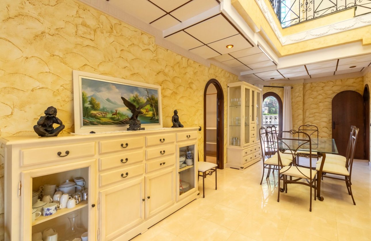 Resale - Villa - La Zenia