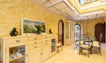 Resale - Villa - La Zenia
