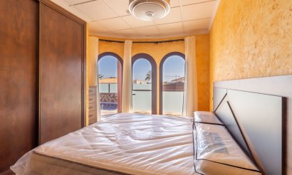Resale - Villa - La Zenia