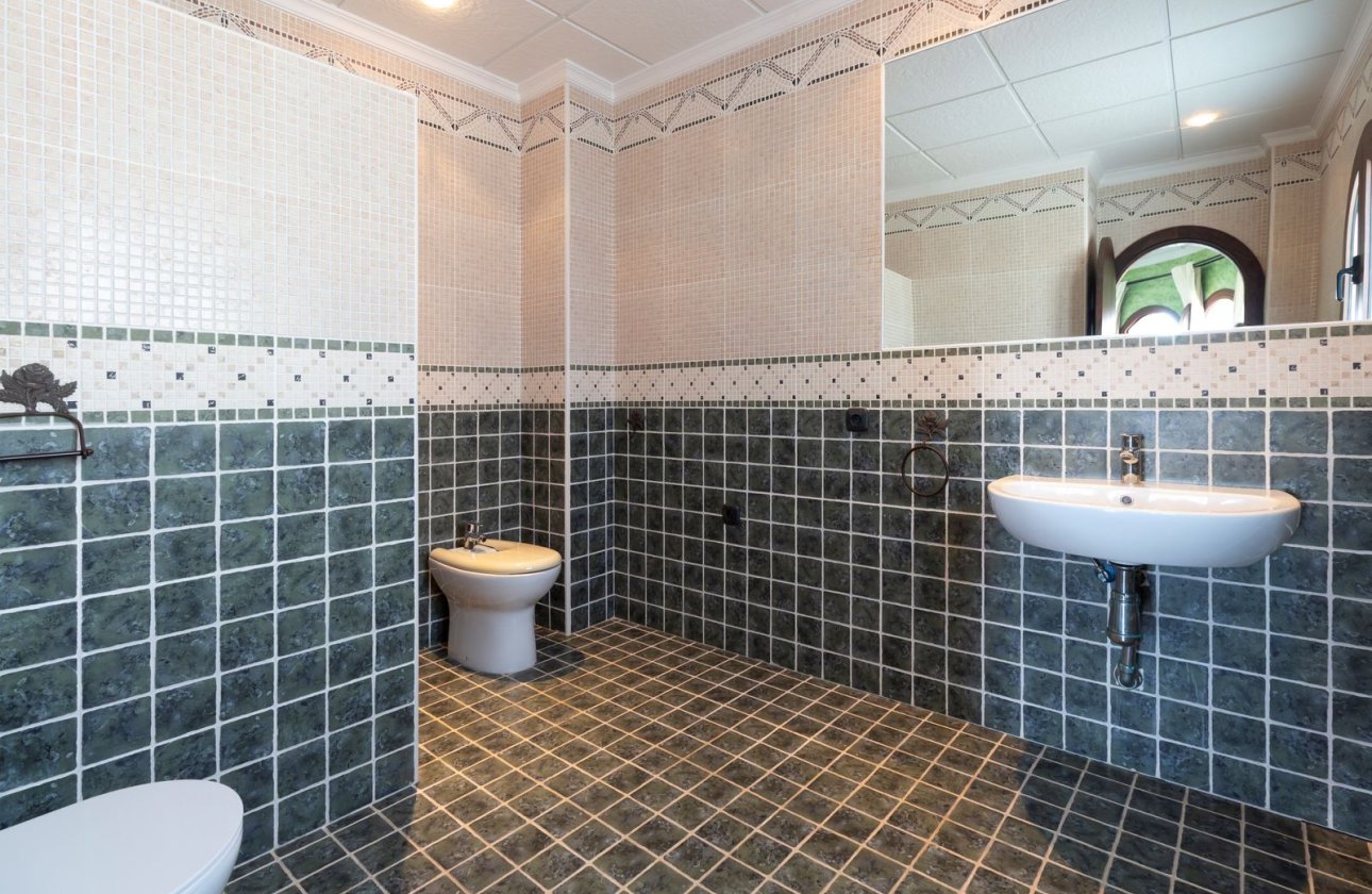 Resale - Villa - La Zenia