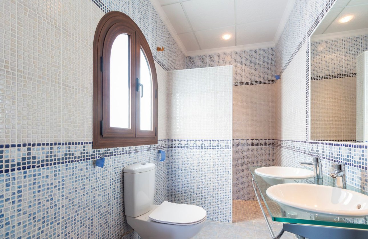 Resale - Villa - La Zenia