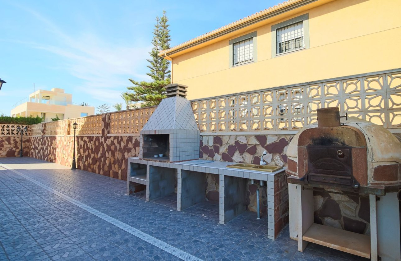 Resale - Villa - La Zenia