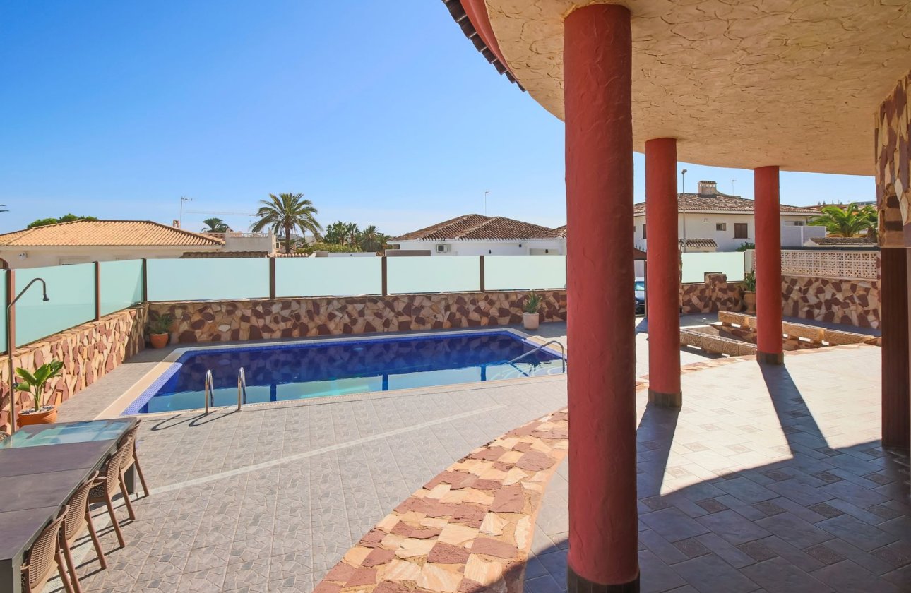 Resale - Villa - La Zenia