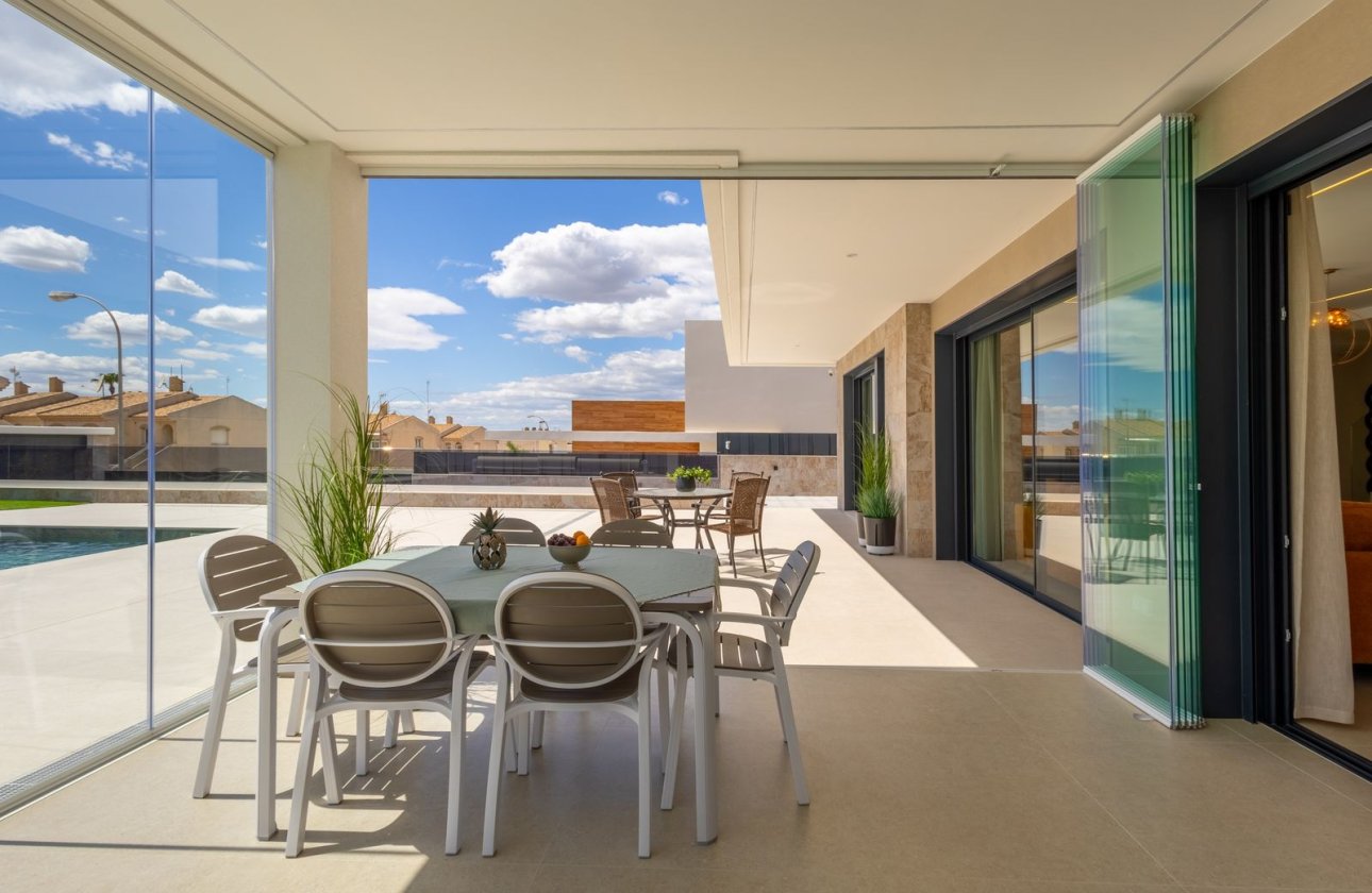 Resale - Villa - Torrevieja - Aguas Nuevas