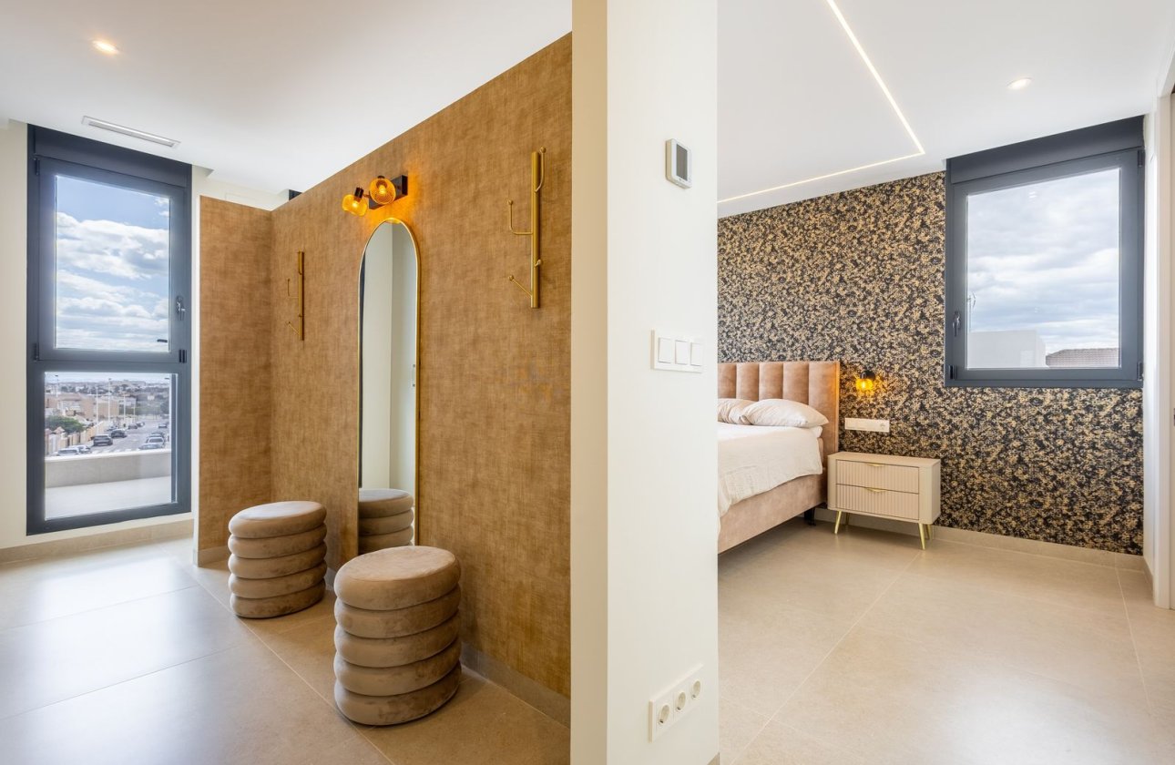 Resale - Villa - Torrevieja - Aguas Nuevas